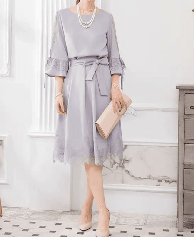 結婚式お呼ばれドレス　エレガントなシンプルフレアワンピースドレス