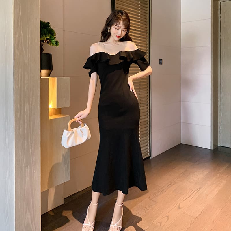 結婚式お呼ばれドレス 優美な肩魅せフリルマキシワンピース
