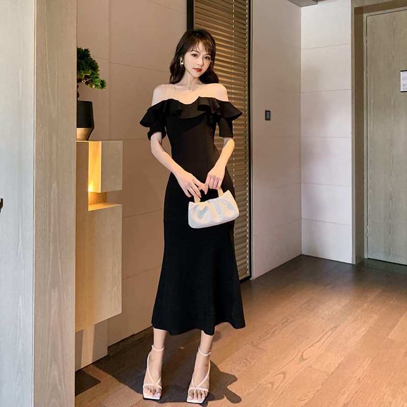 結婚式お呼ばれドレス 優美な肩魅せフリルマキシワンピース