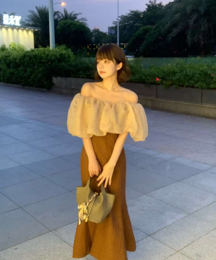 ふんわりオフショルダータイトワンピースドレス