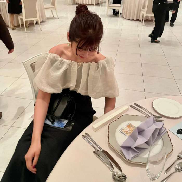 ふんわりオフショルダータイトワンピースドレス