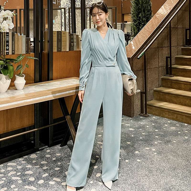 シックシルエットパンツスーツ