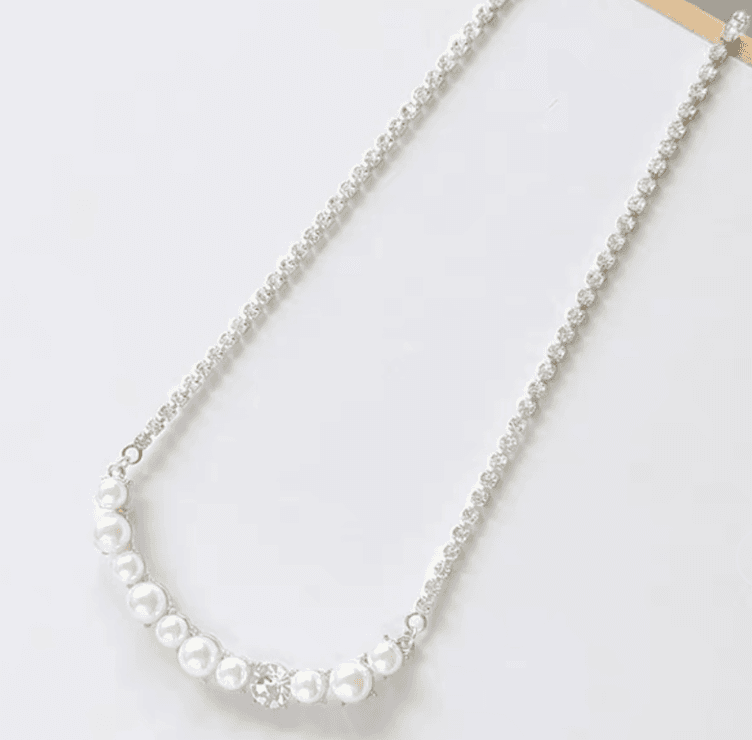 結婚式お呼ばれドレス 大ぶりなパールにダイヤがアクセント シンプルなネックレス アクセサリー