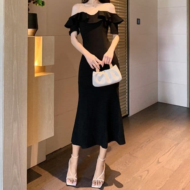 結婚式お呼ばれドレス 優美な肩魅せフリルマキシワンピース